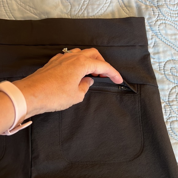Black Athleta Wander Stash skinny pants in size 4 tall - Picture 7 of 10